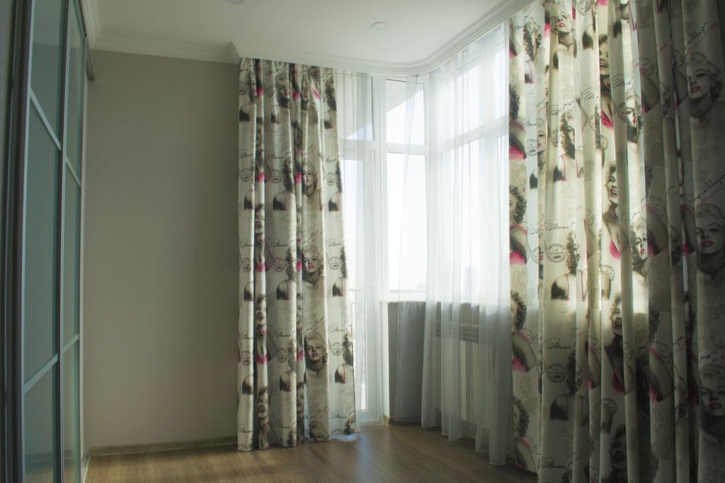 Mindia'S Two Bedroom Apartment バトゥーミ エクステリア 写真